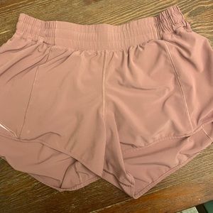 Lululemon Hotty Hot 4” Shorts